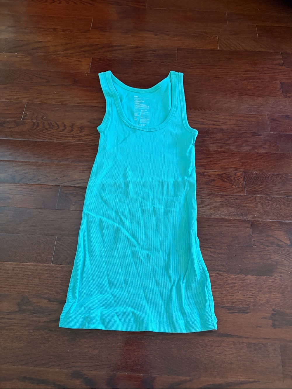 Women’s Aqua color Gap ribbed Tank Top (size XS)